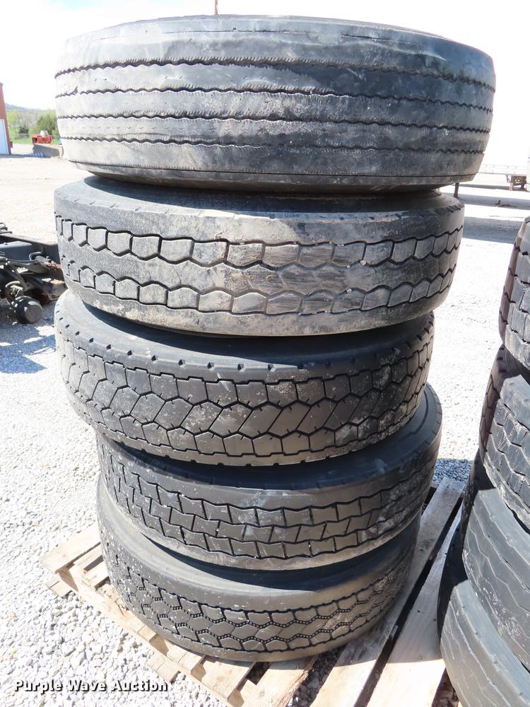 image for item DI9489 (10) 22.5 aluminum wheels and tires