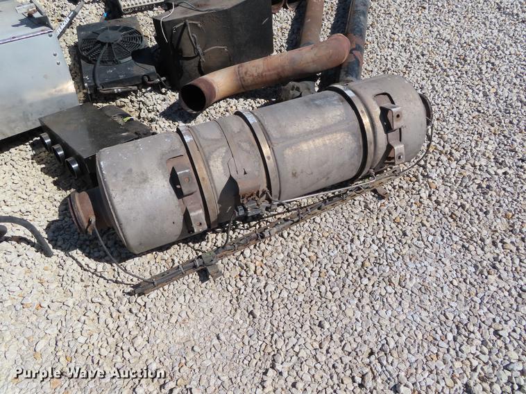 image for item DI9494 2008 Peterbilt 387 semi truck parts