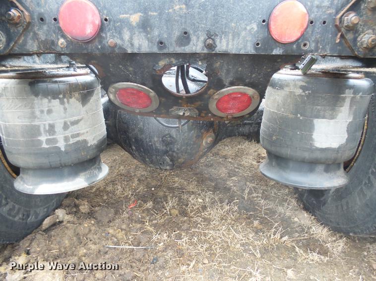 image for item DX9162 2011 Freightliner Cascadia semi truck