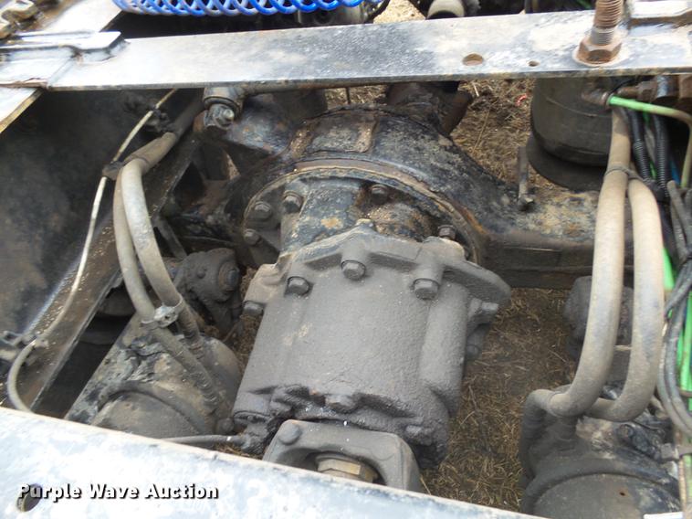 image for item DX9162 2011 Freightliner Cascadia semi truck