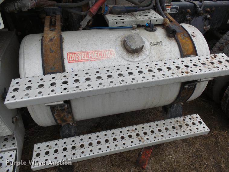 image for item DX9162 2011 Freightliner Cascadia semi truck