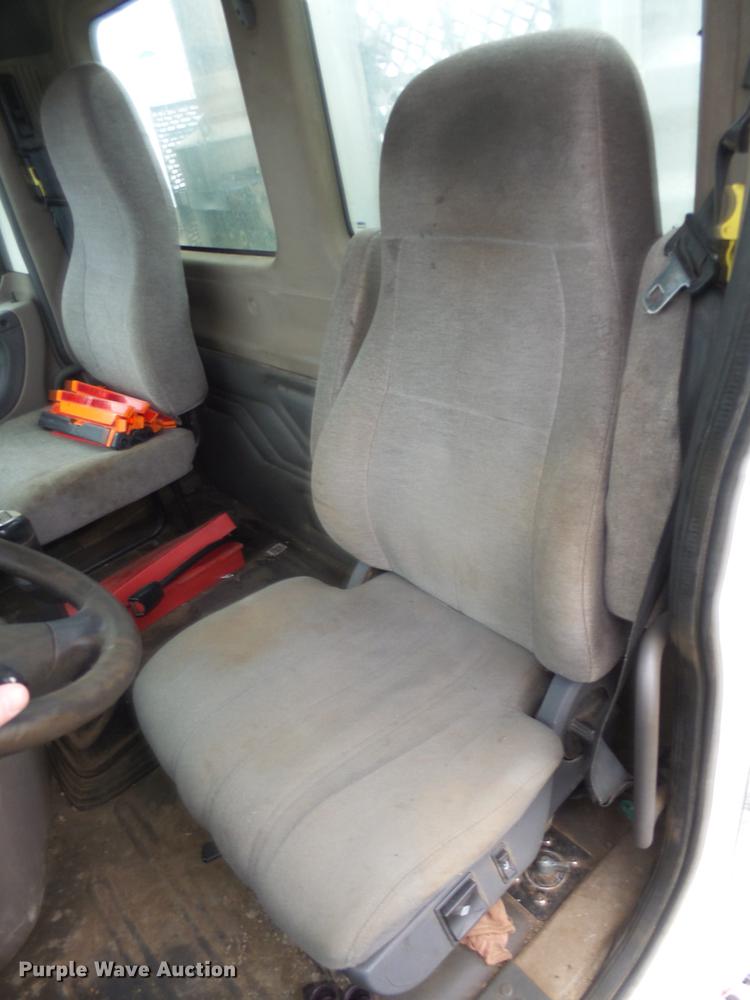 image for item DX9162 2011 Freightliner Cascadia semi truck