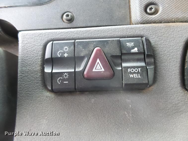 image for item DX9162 2011 Freightliner Cascadia semi truck