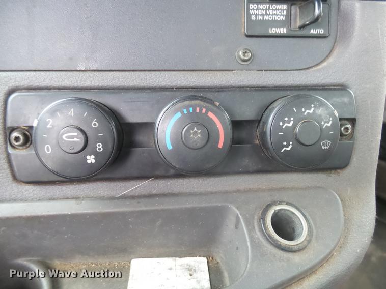 image for item DX9162 2011 Freightliner Cascadia semi truck