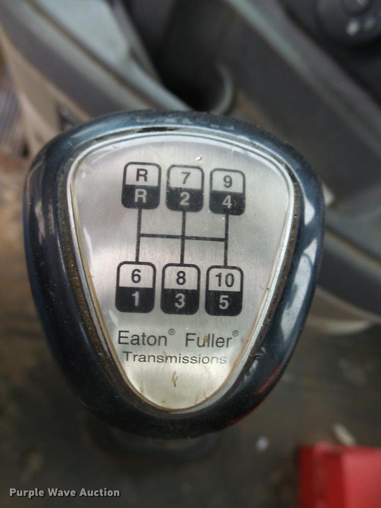 image for item DX9162 2011 Freightliner Cascadia semi truck