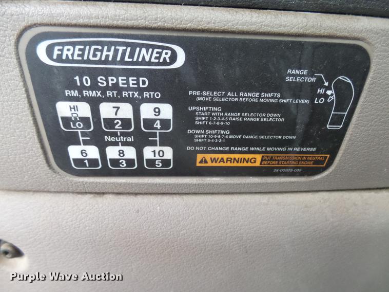 image for item DX9162 2011 Freightliner Cascadia semi truck