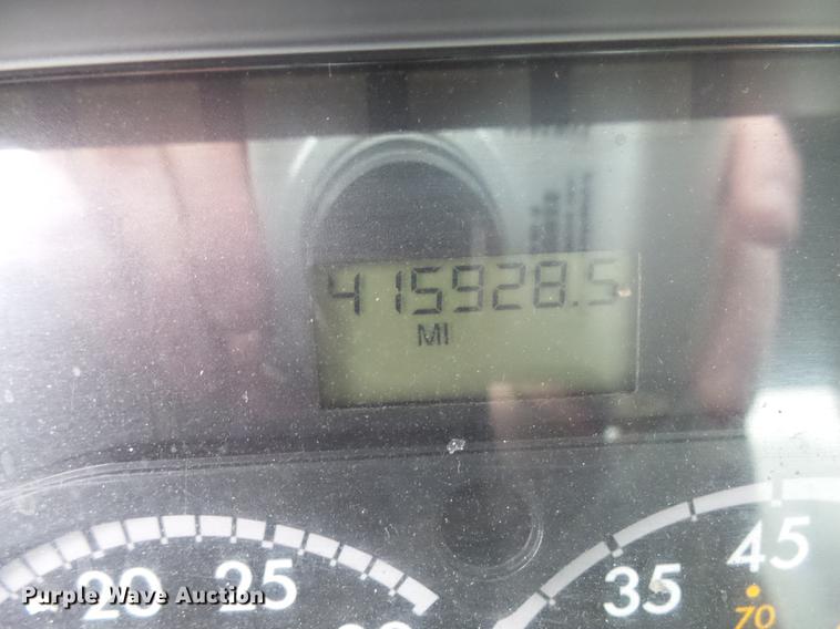 image for item DX9162 2011 Freightliner Cascadia semi truck