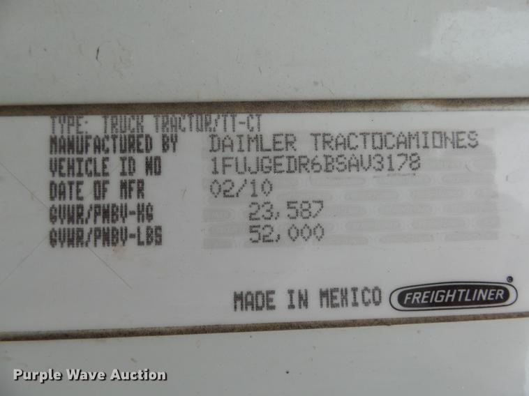 image for item DX9162 2011 Freightliner Cascadia semi truck