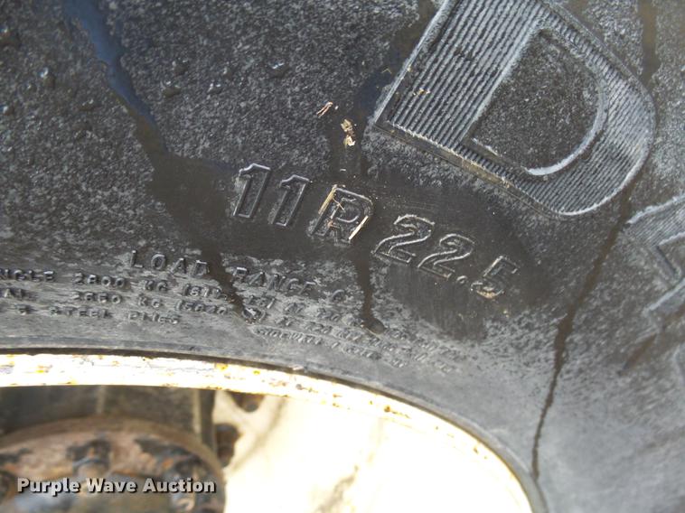 image for item DX9162 2011 Freightliner Cascadia semi truck