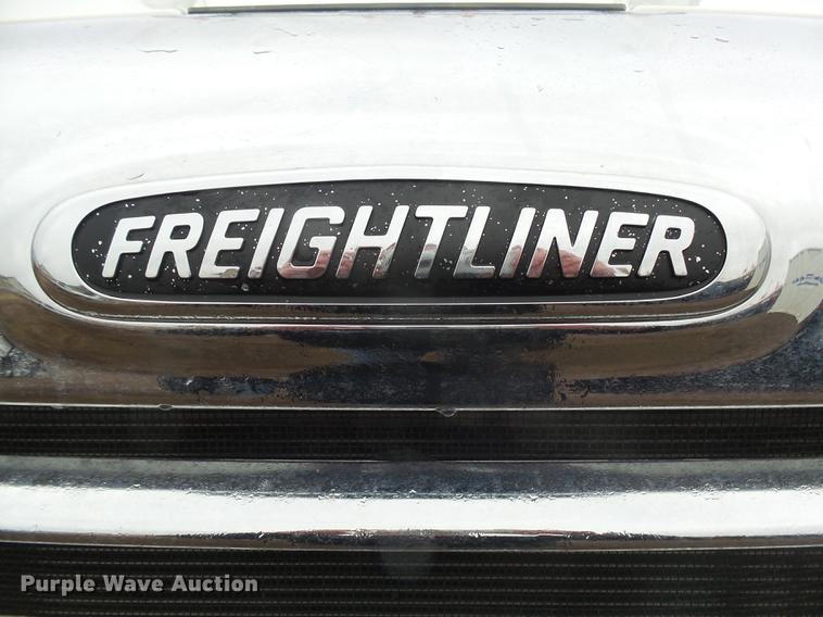 image for item DX9162 2011 Freightliner Cascadia semi truck