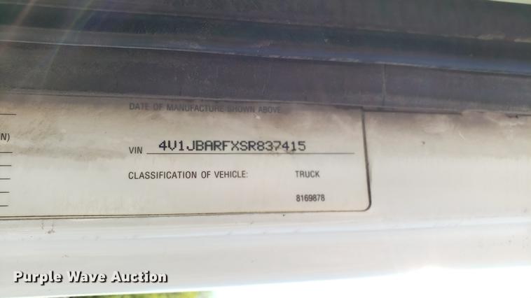 image for item EN9897 1995 White GMC WG semi truck