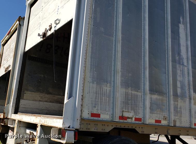 image for item EN9898 1982 Fruehauf dry van trailer