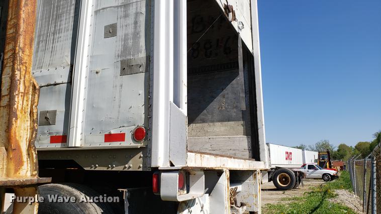 image for item EN9898 1982 Fruehauf dry van trailer