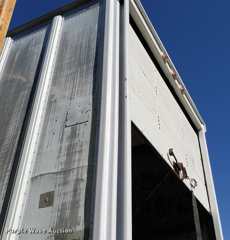 image for item EN9898 1982 Fruehauf dry van trailer