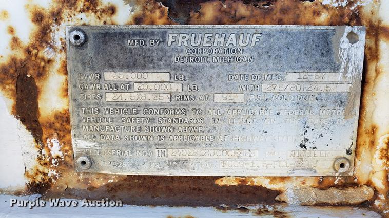 image for item EN9898 1982 Fruehauf dry van trailer
