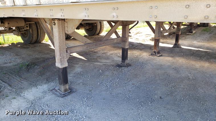 image for item EN9898 1982 Fruehauf dry van trailer