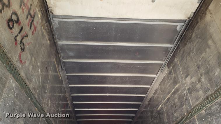 image for item EN9898 1982 Fruehauf dry van trailer