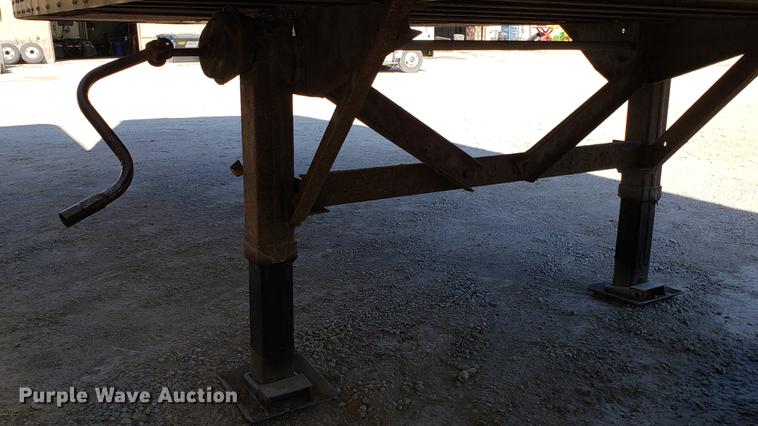 image for item EN9898 1982 Fruehauf dry van trailer