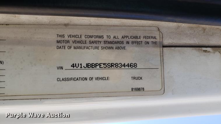 image for item EN9899 1995 White GMC WG semi truck