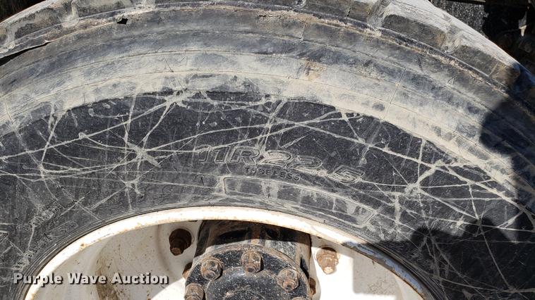 image for item EN9899 1995 White GMC WG semi truck