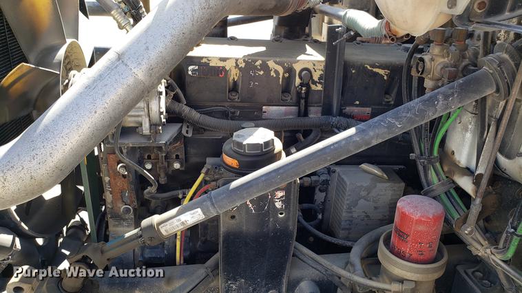 image for item EN9899 1995 White GMC WG semi truck