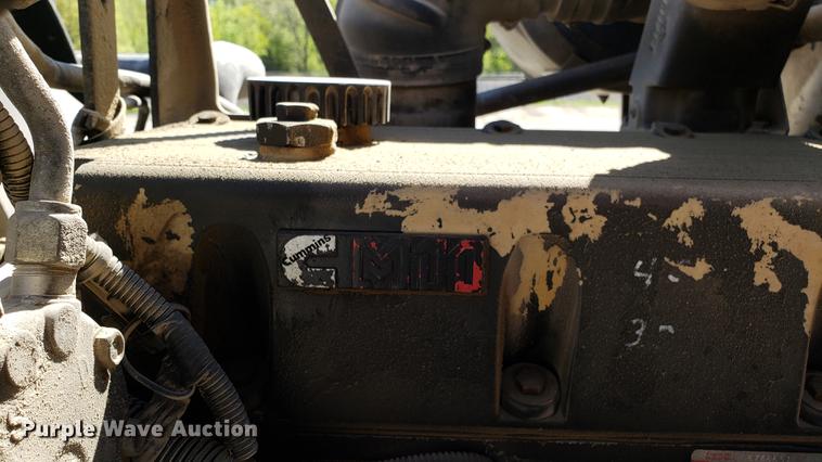 image for item EN9899 1995 White GMC WG semi truck