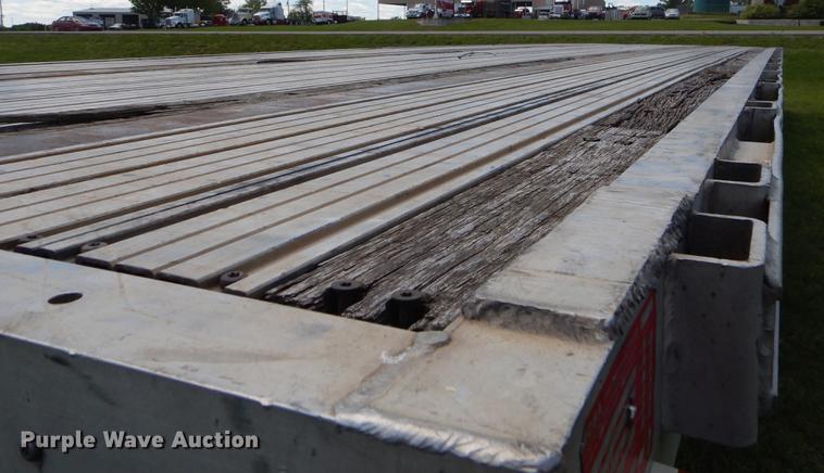 image for item FH9298 2001 Transcraft Super Beam flatbed trailer