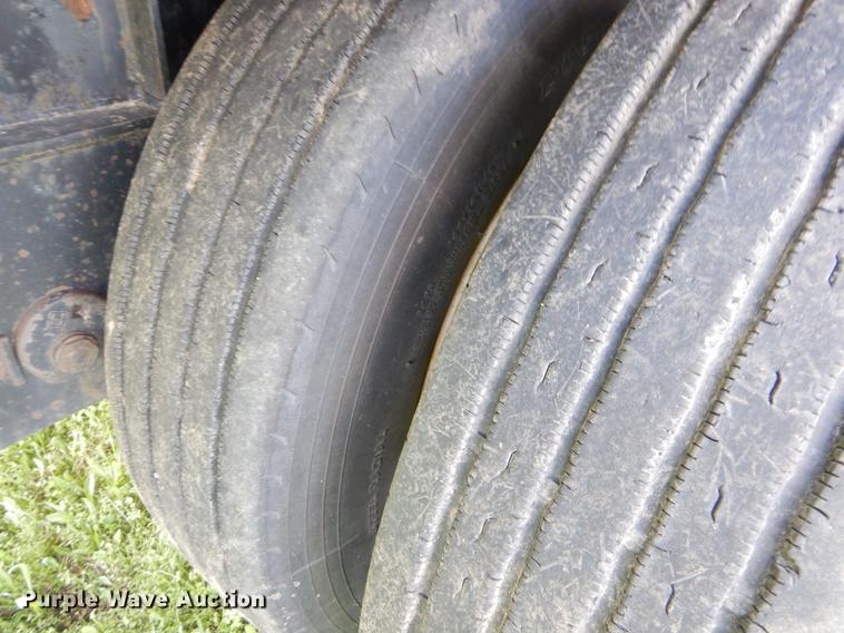 image for item FH9298 2001 Transcraft Super Beam flatbed trailer