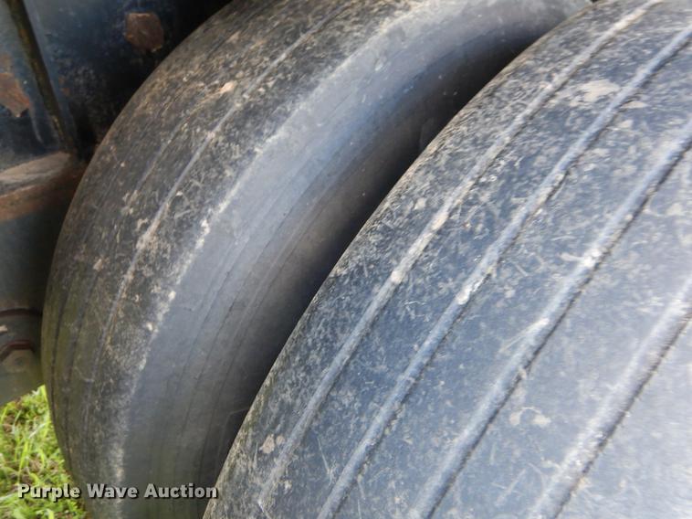 image for item FH9298 2001 Transcraft Super Beam flatbed trailer