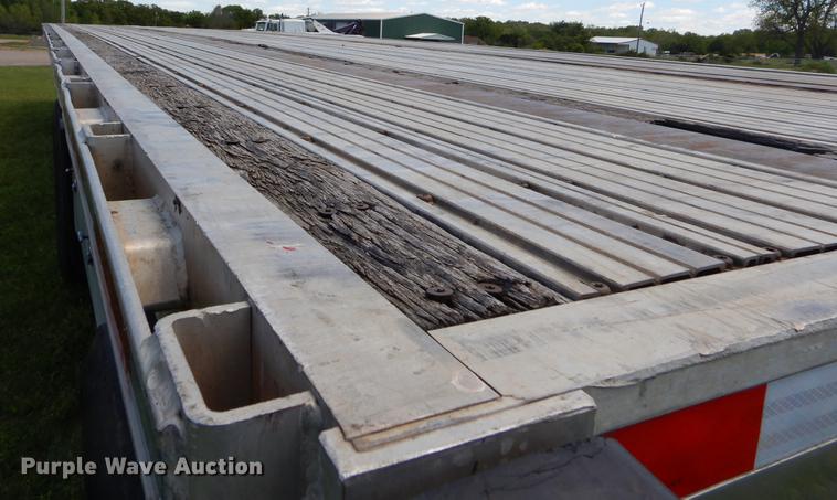image for item FH9298 2001 Transcraft Super Beam flatbed trailer