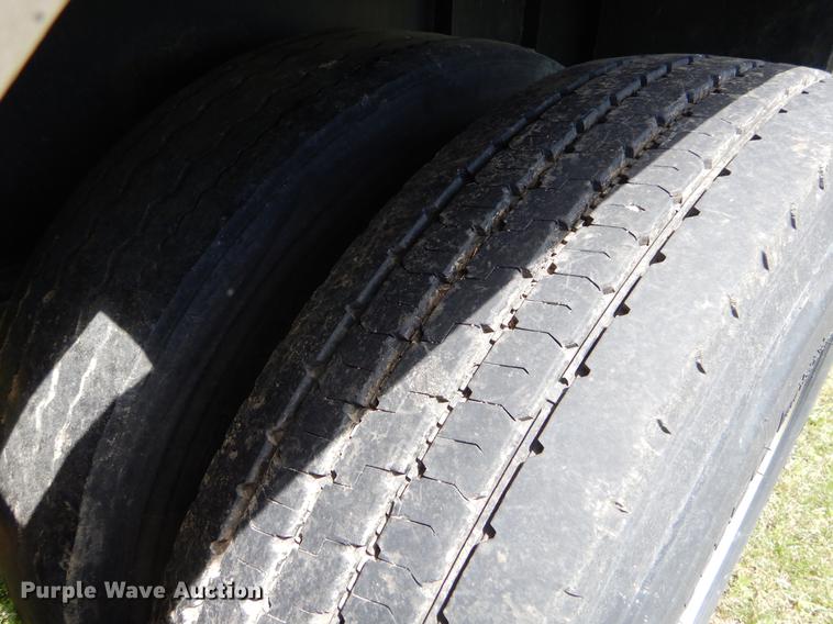 image for item FH9298 2001 Transcraft Super Beam flatbed trailer