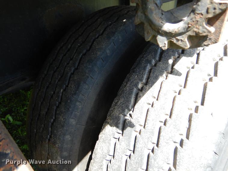 image for item FH9298 2001 Transcraft Super Beam flatbed trailer