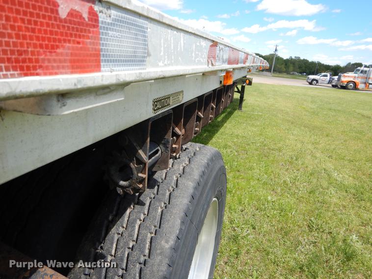 image for item FH9298 2001 Transcraft Super Beam flatbed trailer