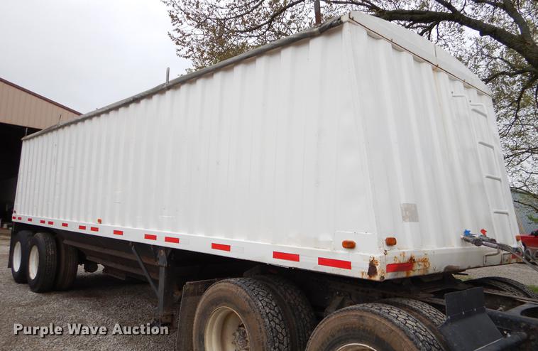 image for item FH9331 1995 Jet 30 Hopper single hopper bottom grain trailer