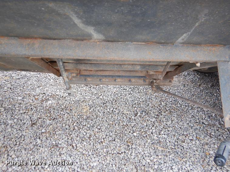 image for item FH9331 1995 Jet 30 Hopper single hopper bottom grain trailer