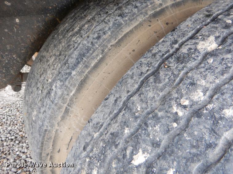 image for item FH9331 1995 Jet 30 Hopper single hopper bottom grain trailer