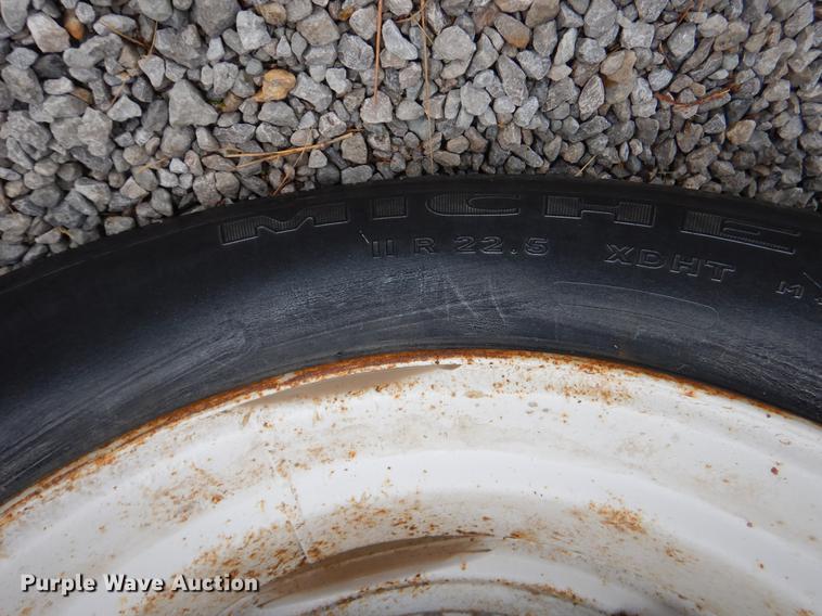 image for item FH9331 1995 Jet 30 Hopper single hopper bottom grain trailer