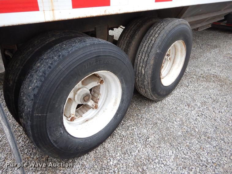 image for item FH9331 1995 Jet 30 Hopper single hopper bottom grain trailer