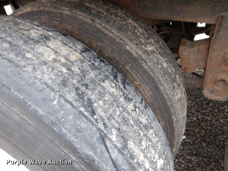 image for item FH9331 1995 Jet 30 Hopper single hopper bottom grain trailer