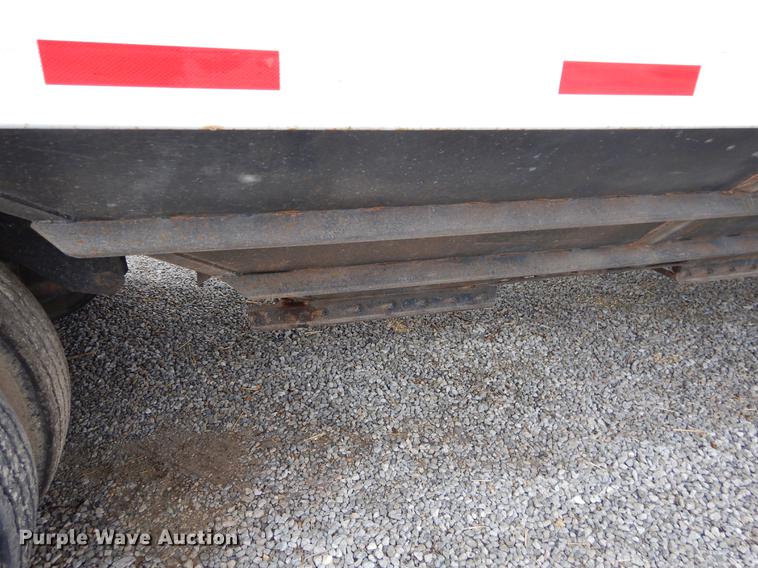 image for item FH9331 1995 Jet 30 Hopper single hopper bottom grain trailer