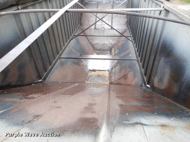 image for item FH9331 1995 Jet 30 Hopper single hopper bottom grain trailer