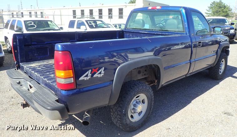 image for item DF1027 2002 Chevrolet Silverado 2500HD pickup truck