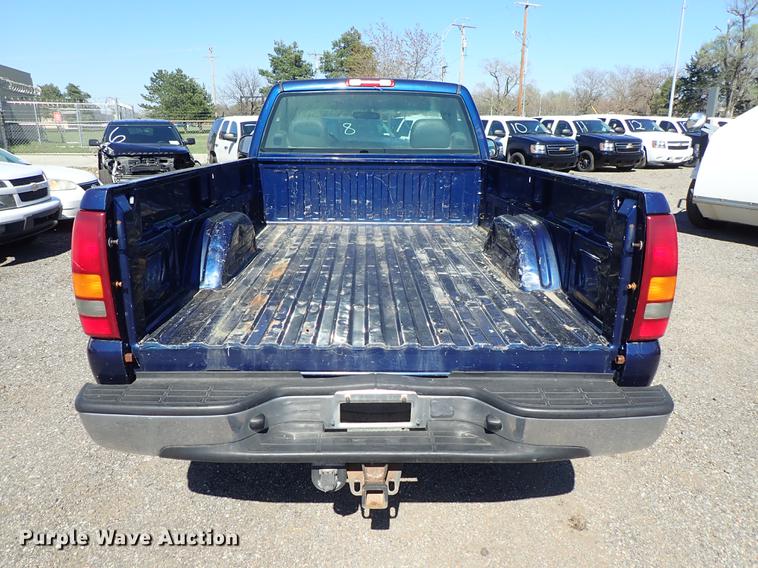 image for item DF1027 2002 Chevrolet Silverado 2500HD pickup truck