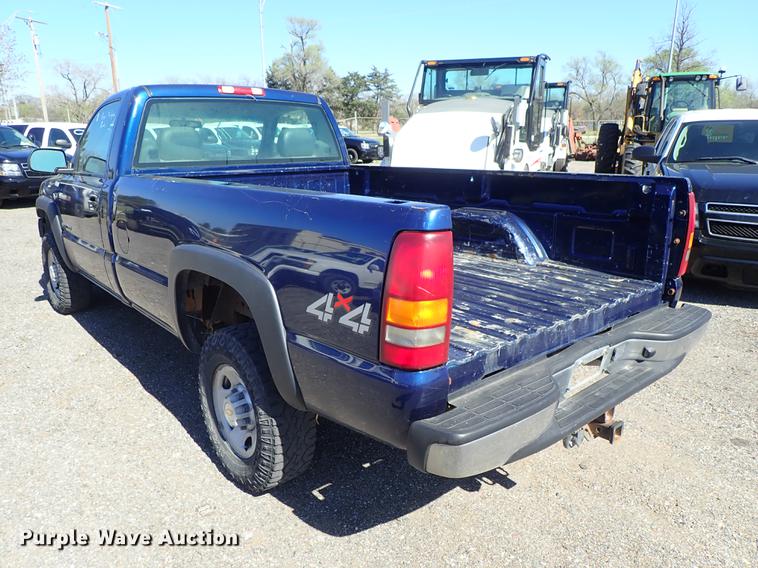 image for item DF1027 2002 Chevrolet Silverado 2500HD pickup truck