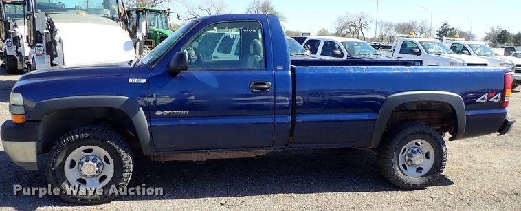 image for item DF1027 2002 Chevrolet Silverado 2500HD pickup truck