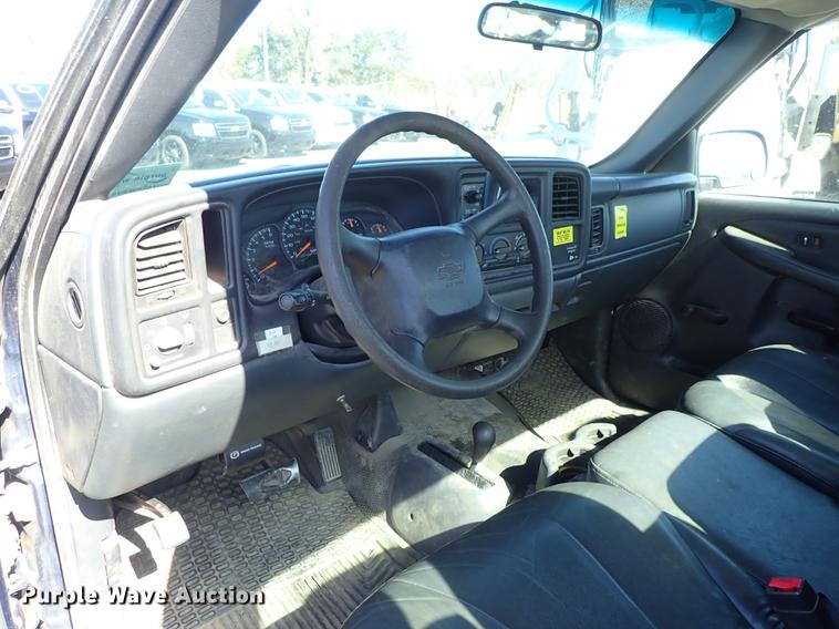 image for item DF1027 2002 Chevrolet Silverado 2500HD pickup truck