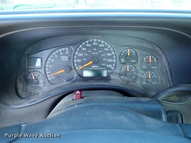 image for item DF1027 2002 Chevrolet Silverado 2500HD pickup truck