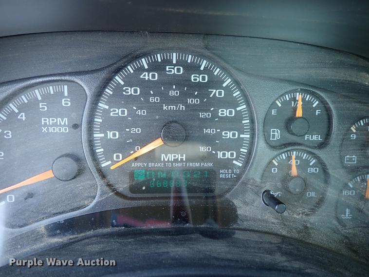 image for item DF1027 2002 Chevrolet Silverado 2500HD pickup truck