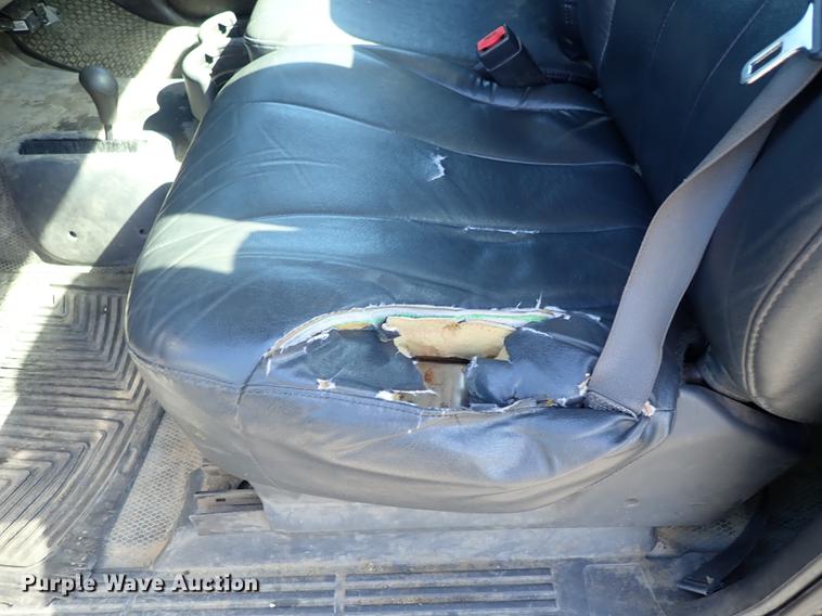 image for item DF1027 2002 Chevrolet Silverado 2500HD pickup truck