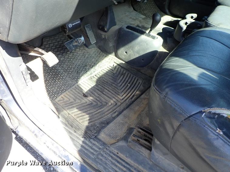 image for item DF1027 2002 Chevrolet Silverado 2500HD pickup truck